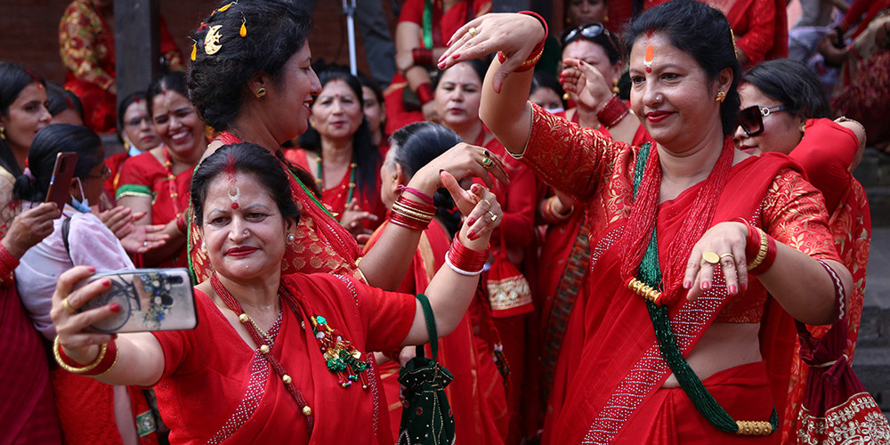 ‘सामाजिक सञ्जालमै तीज रमाइलो’